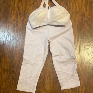 Beautiful pink capri work out set. In excellent condition bra is 34 D